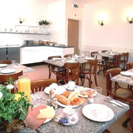 Hotell Linda 2*